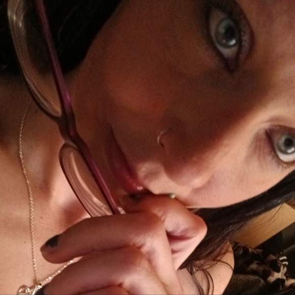 Meet your Posher, Ashley - Picture 2 of 4